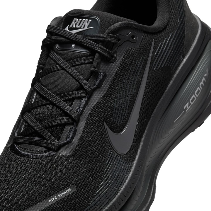 ZAPATILLAS NIKE MOD. VOMERO 18