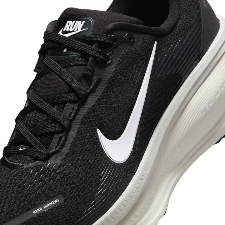 ZAPATILLAS NIKE MOD. VOMERO 18