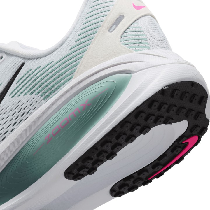 ZAPATILLAS NIKE MOD. VOMERO 18