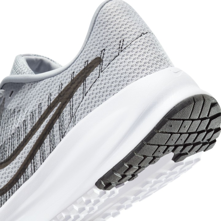 ZAPATILLAS NIKE MOD. RUN DEFY