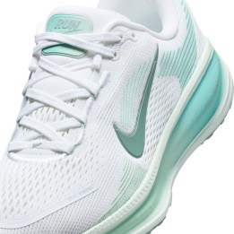 ZAPATILLAS NIKE MOD. VOMERO 18