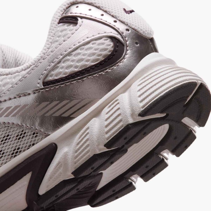 ZAPATILLAS NIKE MOD. V5 RNR