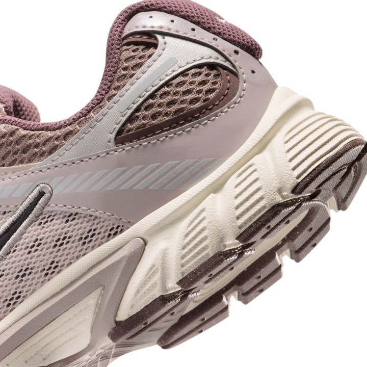 ZAPATILLAS NIKE MOD. V5 RNR