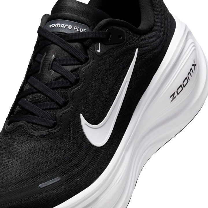 ZAPATILLAS NIKE MOD. VOMERO 18 PLUS