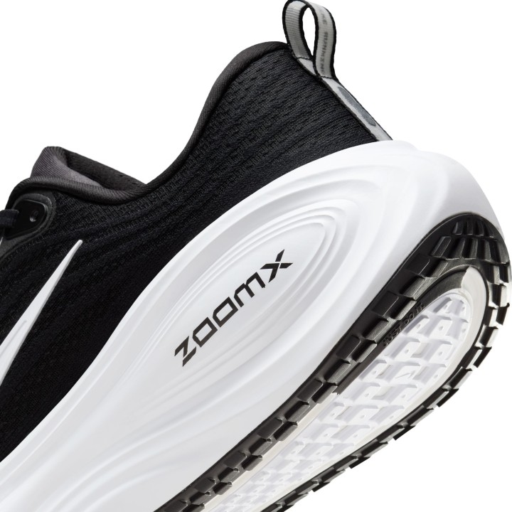 ZAPATILLAS NIKE MOD. VOMERO 18 PLUS