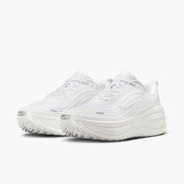 ZAPATILLAS NIKE MOD. VOMERO 18 PLUS