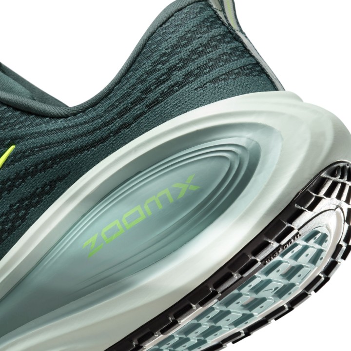 ZAPATILLAS NIKE MOD. VOMERO 18 PLUS