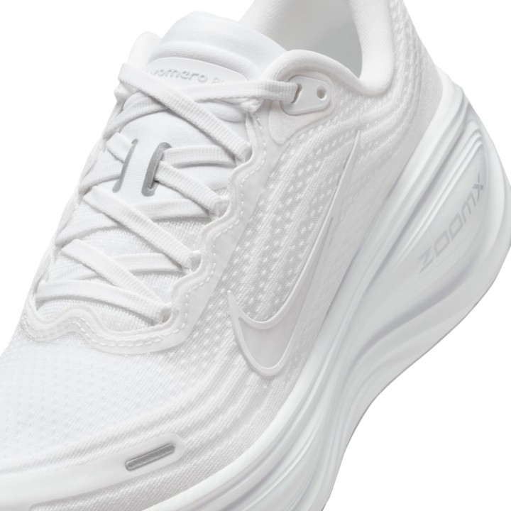 ZAPATILLAS NIKE MOD. VOMERO 18 PLUS