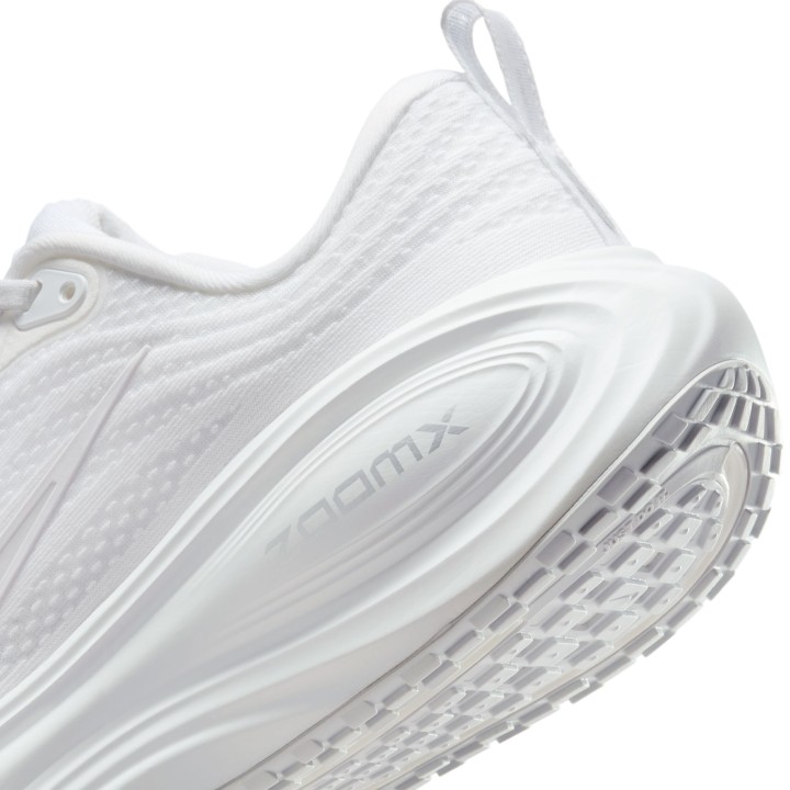 ZAPATILLAS NIKE MOD. VOMERO 18 PLUS