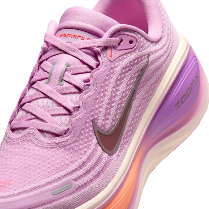 ZAPATILLAS NIKE MOD. VOMERO 18 PLUS
