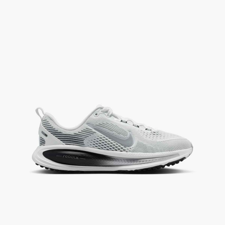 ZAPATILLAS NIKE MOD. VOMERO 18