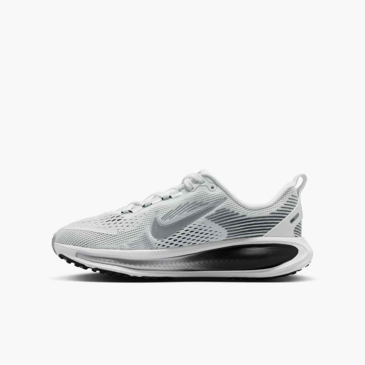 ZAPATILLAS NIKE MOD. VOMERO 18