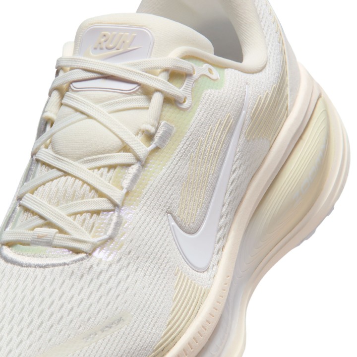 ZAPATILLAS NIKE MOD. VOMERO 18