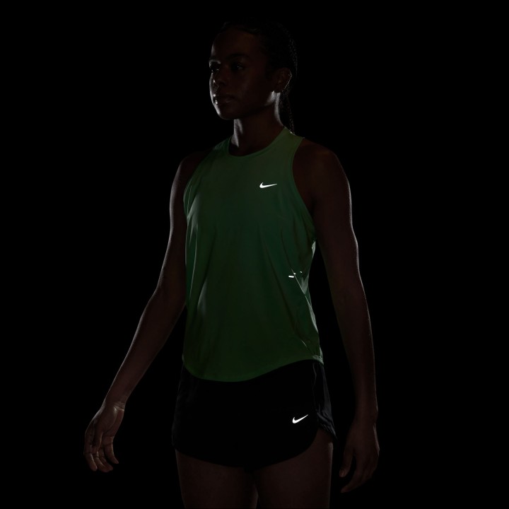 CAMISETA ASILLAS NIKE MOD. SWIFT